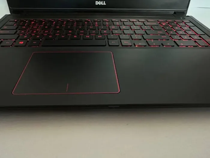 Ігровий ноутбук Dell Inspiron 15 5576 / 15.6" (1920x1080) TN / AMD A10-9630P (4 ядра по 2.6 - 3.3 GHz) / 16 GB DDR4 / 128 GB SSD + 500 GB HDD / AMD Radeon RX 460, 4 GB GDDR5, 128-bit / WebCam / Win 11 б/в - зображення 6
