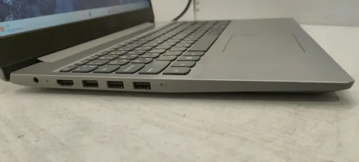 Ігровий ноутбук Lenovo IdeaPad / 15.6" TN / Intel Core i3-1005G1 (2(4) ядра по 1.2-3.4GHz) / 8GB DDR4 / 256GB SSD / GeForce MX330, 2GB GDDR5, 64bit / WebCam / АКБ NEW б/в - зображення 4