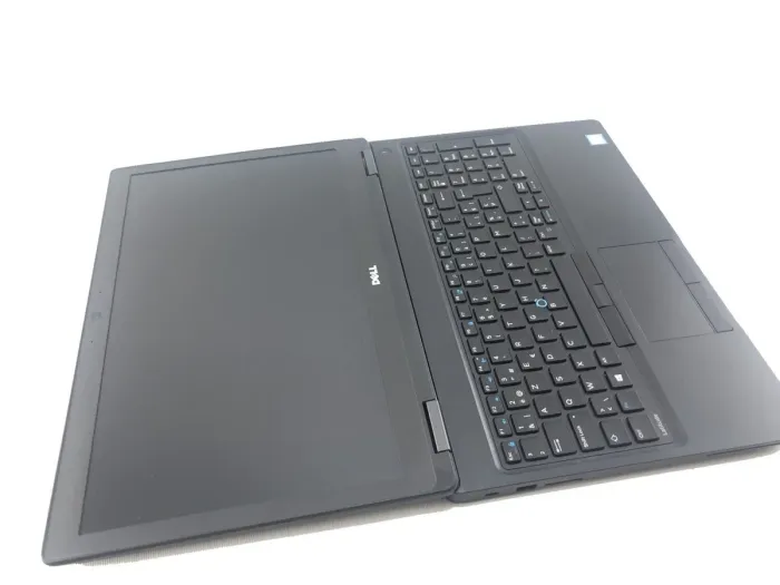 Ігровий ноутбук Dell Latitude E5580 / 15.6" (1920x1080) IPS / Intel Core i7-7820HQ (4 (8) ядра по 2.9 - 3.9 GHz) / 16 GB DDR4 / 240 GB SSD M.2 / nVidia GeForce 940MX, 2 GB GDDR5, 64-bit / WebCam б/в - зображення 3