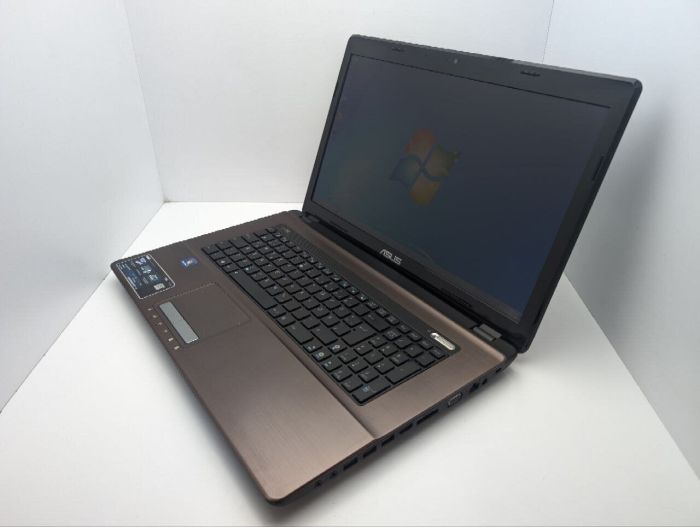Ноутбук Asus X73E / 17.3" (1600x900) TN / Intel Core i3-2350M (2 (4) ядра по 2.3 GHz) / 6 GB DDR3 / 320 GB HDD / Intel HD Graphics 3000 / WebCam / DVD-ROM б/в - зображення 7