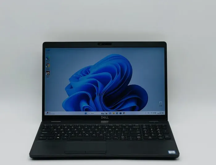 Ультрабук Dell Precision 3540 / 15.6" (1920x1080) IPS / Intel Core i5-8365U (4 (8) ядра по 1.6 - 4.1 GHz) / 8 GB DDR4 / 240 GB SSD / Intel UHD Graphics / WebCam б/в - зображення 2