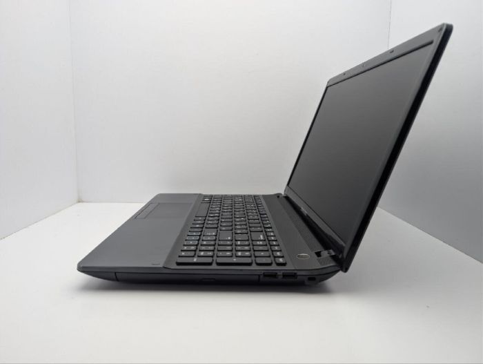Ноутбук Samsung 305E5A / 15.6" (1366x768) TN / AMD A6-3400M (4 ядра по 1.4 - 2.3 GHz) / 6 GB DDR3 / 500 GB HDD / AMD Radeon HD 6520G Graphics / WebCam / DVD-ROM б/в - зображення 5