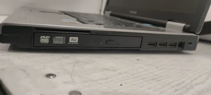 Ноутбук Toshiba Tecra A10 / 15.4" (1280x800) TN / Intel Core 2 Duo T6600 (2 ядра по 2.2 GHz) / 4 GB DDR2 / 160 GB HDD / nVidia Quadro NVS 150M, 256 MB DDR2, 64-bit / WebCam / DVD-ROM б/в - зображення 5