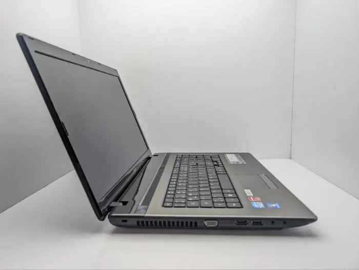 Ноутбук Acer Aspire 7750G / 17.3" (1600x900) TN / Intel Core i5-2450M (2 (4) ядра по 2.5 - 3.1 GHz) / 8 GB DDR3 / 500 GB HDD / AMD Radeon HD 7670M, 1 GB GDDR3, 128-bit / WebCam / DVD-ROM б/в - зображення 4