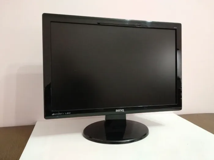 Монітор Б-клас BenQ GL951AM / 19" (1440x900) TN / VGA, Audio / VESA 100x100 / Вбудовані колонки 2x 1W б/в - зображення 4