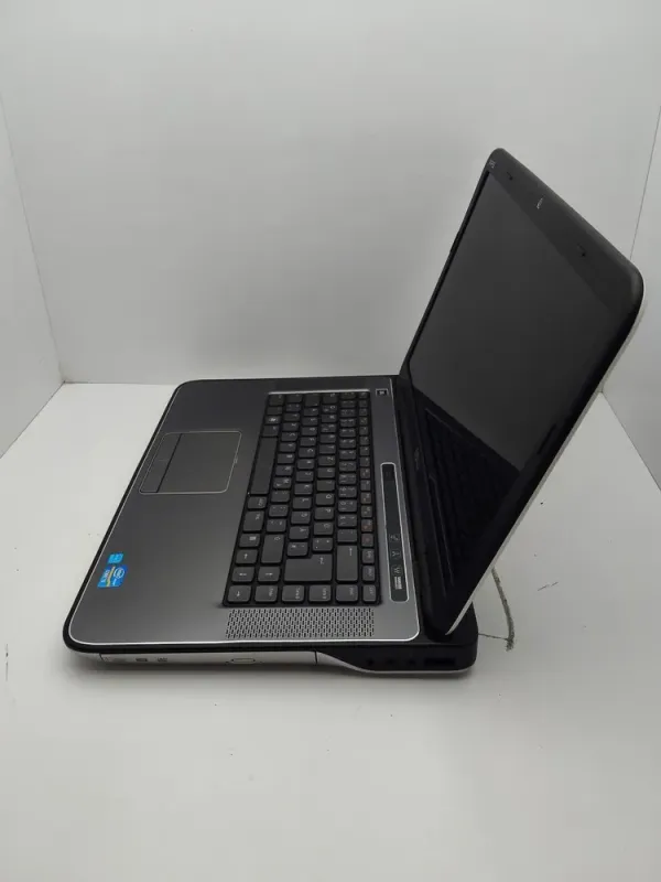Ноутбук Dell XPS L502X / 15.6" (1366x768) TN / Intel Core i5-2410M (2 (4) ядра по 2.3 - 2.9 GHz) / 6 GB DDR3 / 1000 GB HDD / nVidia GeForce GT 525M, 1 GB DDR3, 128-bit / WebCam / Акб не тримає б/в - зображення 6