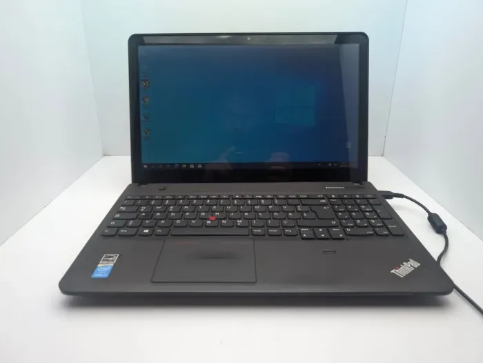 Ноутбук Lenovo ThinkPad Edge E540 / 15.6" (1366x768) TN Touch / Intel Core i7-4712MQ (4 (8) ядра по 2.3 - 3.3 GHz) / 8 GB DDR3 / 256 GB SSD / Intel HD Graphics 4600 / WebCam / Без АКБ б/в - зображення 7