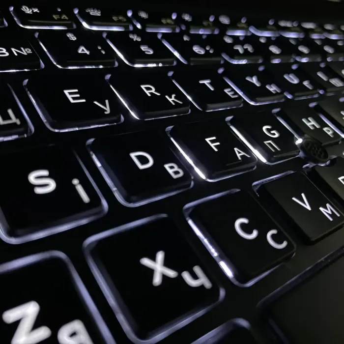 Ноутбук робоча станція Б-клас Dell Precision 3541 / 15.6" (1920x1080) IPS / Intel Core i5-9400H (4 (8) ядра по 2,5 - 4,3 ГГц) / 16 ГБ DDR4 / 512 ГБ SSD / nVidia Quadro P620, 4 ГБ GDDR5, 128-біт / WebCam / TouchID б/в - изображение 4