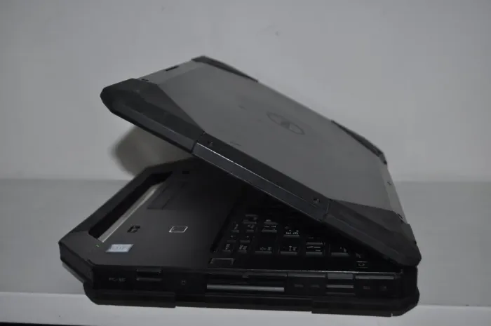 Захищений ноутбук Б-клас Dell Latitude 5414 Rugged / 14" (1366x768) TN / Intel Core i5-6300U (2 (4) ядра по 2.4 - 3.0 GHz) / 8 GB DDR4 / 120 GB SSD / Intel HD Graphics 520 / WebCam / Windows 11 Pro б/в - зображення 7