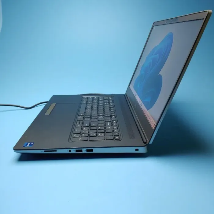 Мобільна робоча станція Dell Precision 7760 / 17.3" (3840x2160) IPS / Intel Xeon W-11955M (8 (16) ядер по 2.6 - 5.0 GHz) / 64 GB DDR4 / 1000 GB SSD / nVidia RTX A5000, 16 GB GDDR6, 256-bit / WebCam / Win 11 Pro б/в - зображення 4