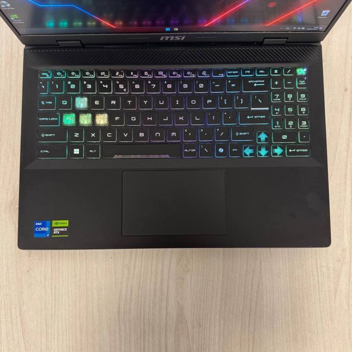 Ігровий ноутбук Б-клас MSI Sword 16 HX B13VGKG / 16" (2560x1600) IPS / Intel Core i7-13700HX (16 (24) ядер по 2.1 - 5.0 GHz) / 32 GB DDR5 / 1000 GB SSD NVMe / nVidia GeForce RTX 4070, 8 GB GDDR6, 128-bit б/в - зображення 7