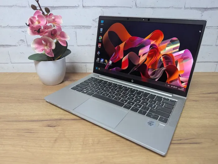 Ультрабук Б-клас HP EliteBook 830 G7 / 13.3" (1920x1080) IPS / Intel Core i5-10310U (4 (8) ядра по 1.7 - 4.4 GHz) / 16 GB DDR4 / 256 GB SSD / Intel UHD Graphics / WebCam б/в - зображення 5