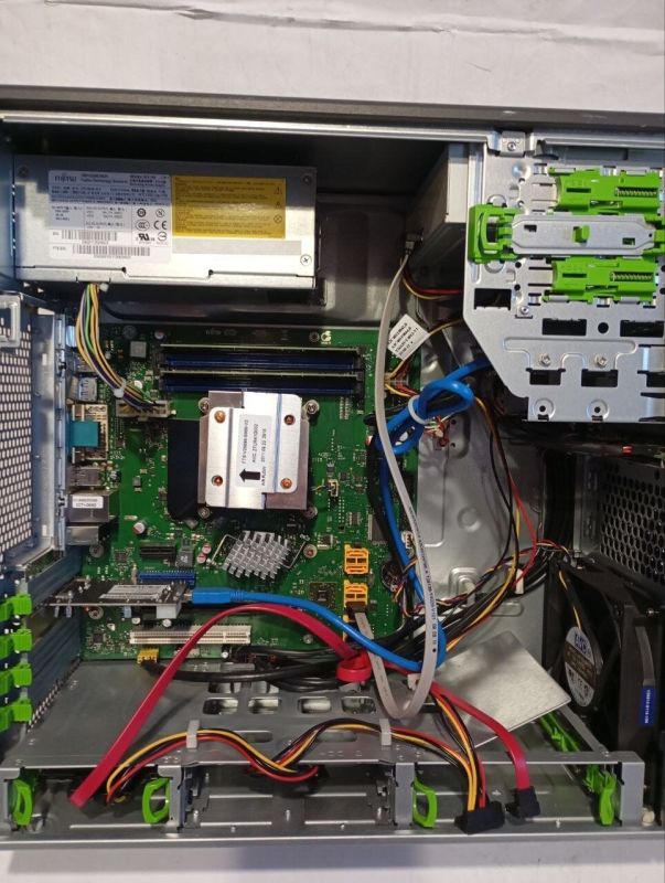 ПК Б-клас Fujitsu Esprimo P705 E85+ Tower / AMD Phenom II X2 560 (2 ядра по 3.3 GHz) / 8 GB DDR3 / 500 GB HDD / AMD Radeon HD 4250 / DVD-RW б/в - изображение 5