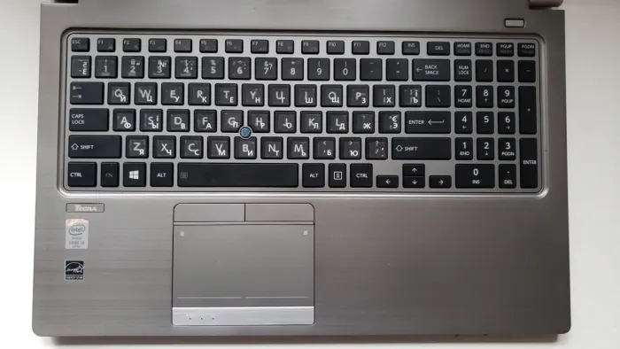 Ноутбук Toshiba Tecra Z50-A / 15.6" (1920x1080) IPS / Intel Core i5-4310U (2 (4) ядра по 2.0 - 3.0 GHz) / 8 GB DDR3 / 256 GB SSD / Intel HD Graphics 4400 / WebCam б/в - зображення 3