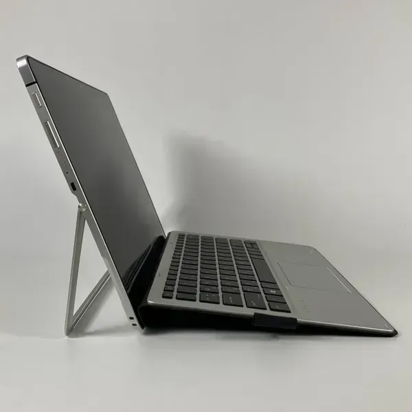 Нетбук-трансформер HP Elite X2 1012 G2 / 12.3" (2736x1824) IPS Touch / Intel Core i5-7300U (2 (4) ядра по 2.6 - 3.5 GHz) / 8 GB DDR3 / 256 GB SSD / Intel HD Graphics 620 / WebCam / TouchID б/в - зображення 4