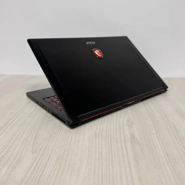 Ігровий ноутбук Б-клас MSI GS63VR 7RF Stealth Pro / 15.6" (1920x1080) TN / Intel Core i7-7700HQ (4 (8) ядра по 2.8 - 3.8 GHz) / 16 GB DDR4 / 256 GB SSD M.2 / nVidia GeForce GTX 1060, 6 GB GDDR5, 192-bit / WebCam б/в - зображення 6