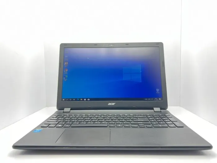 Ноутбук Б-клас Acer Aspire ES1-571 / 15.6" (1366x768) TN / Intel Core i3-5005U (2 (4) ядра по 2 GHz) / 4 GB DDR3 / 240 GB SSD / Intel HD Graphics 5500/ WebCam б/в - зображення 2