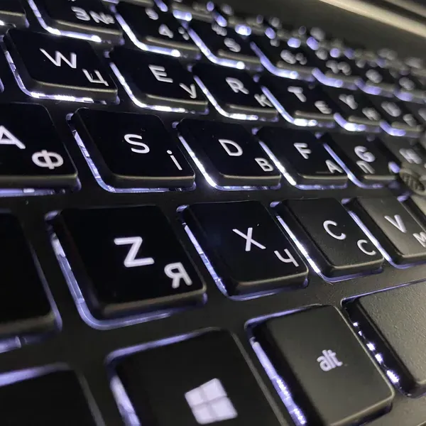 Ноутбук Dell Latitude 5500 / 15.6" (1366x768) TN / Intel Core i5-8265U (4 (8) ядра по 1.6 - 3.9 GHz) / 16 GB DDR4 / 256 GB SSD / Intel UHD Graphics / HDMI / WebCam / SIM б/в - зображення 6