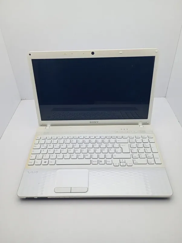 Ноутбук Sony Vaio VPC / 15.6" (1366x768) TN / Intel Core i5-2410M (2 (4) ядра по 2.3 - 2.9 GHz) / 6 GB DDR3 / 500 GB HDD / nVidia GeForce 410M, 1 GB GDDR3, 64-bit / WebCam б/в - зображення 2