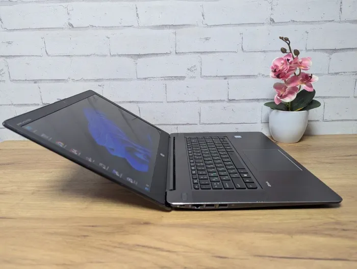 Мобільна робоча станція HP ZBook Studio G3 / 15.6" (1920x1080) IPS / Intel Core i7-6700HQ (4 (8) ядра по 2.6 - 3.5 GHz) / 24 GB DDR4 / 256 GB SSD / nVidia Quadro M1000M, 4 GB GDDR5, 128-bit / WebCam б/в - зображення 5