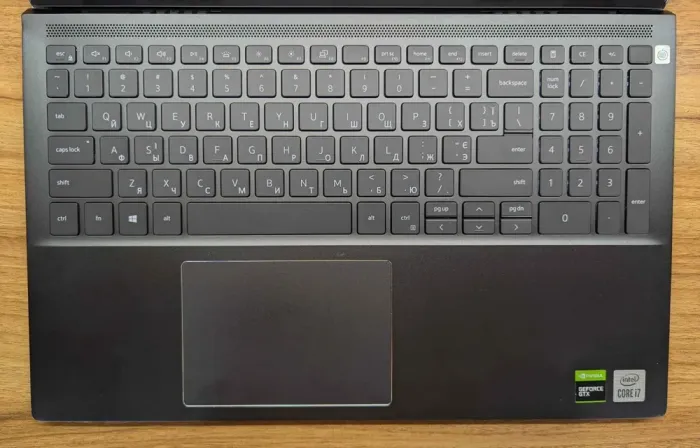 Ігровий ноутбук Dell Vostro 7500 / 15.6" (1920x1080) IPS / Intel Core i7-10750H (6 (12) ядер по 2.6 - 5.0 GHz) / 16 GB DDR4 / 1000 GB SSD / nVidia GeForce GTX 1650 Ti, 4 GB GDDR6, 128-bit / TouchID / WebCam / Windows 10 б/в - зображення 3