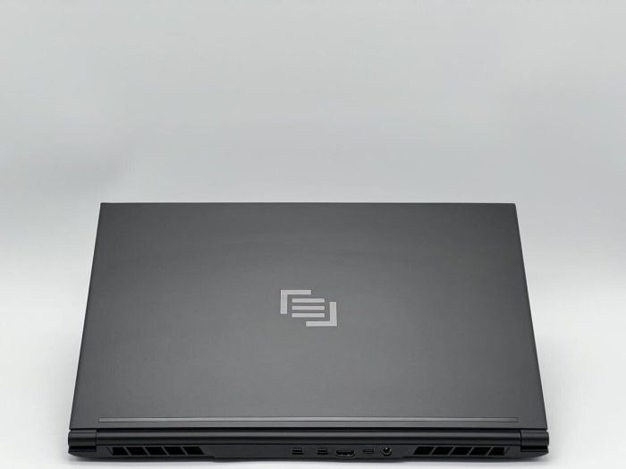 Ігровий ноутбук Maingear Vector MG-VCTR001 / 15.6" (1920x1080) IPS / Intel Core i7-9750H (6 (12) ядер по 2.6 - 4.5 GHz) / 32 GB DDR4 / 480 GB SSD / nVidia GeForce GTX 1660 Ti, 6 GB GDDR6, 192-bit / WebCam б/в - зображення 5