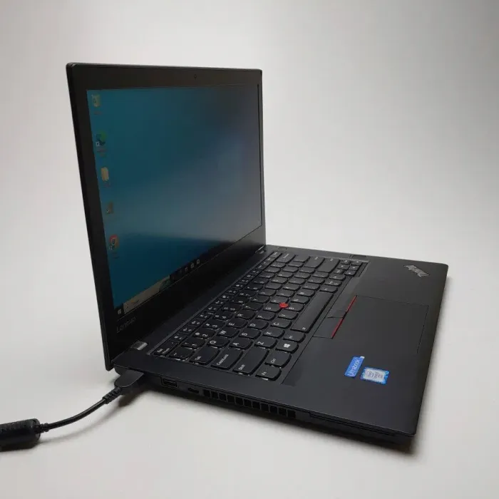 Ноутбук Lenovo ThinkPad T470 / 14" IPS / Intel Core i5-6300U (2(4) ядра по 2.4-3 GHz) / 8GB DDR4 / 256GB SSD / HD Graphics 520 / WebCam / Win 10 Pro б/в - зображення 4