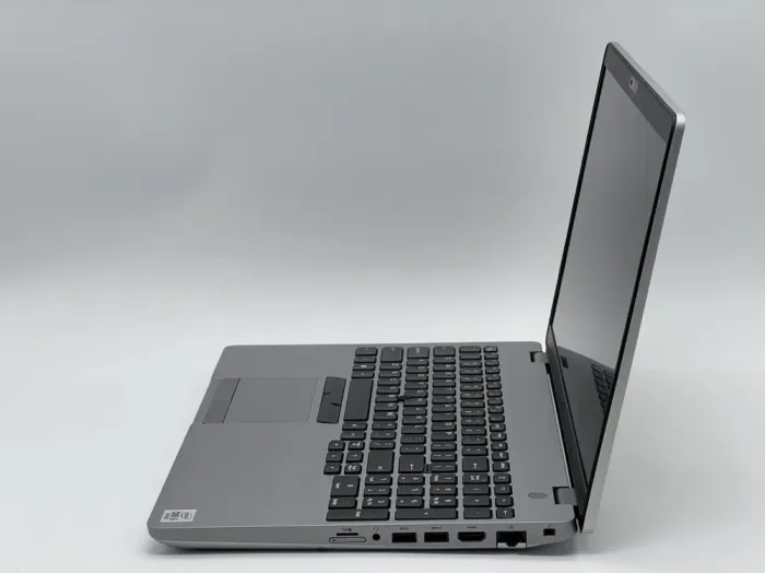 Ультрабук Dell Latitude 5511 / 15.6" (1920x1080) IPS / Intel Core i5-10400H (4 (8) ядра по 2.6 - 4.6 GHz) / 16 GB DDR4 / 400 GB SSD / Intel UHD Graphics / WebCam б/в - зображення 4