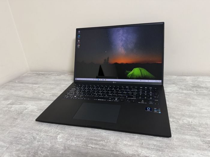 Ультрабук Б-клас LG Gram 17Z95P / 17" (2560x1600) IPS / Intel Core i7-1195G7 (4 (8) ядра по 2.9 - 5.0 GHz) / 16 GB DDR4 / 1000 GB SSD / Intel Iris Xe Graphics / WebCam / Win 11 Home б/в - изображение 2