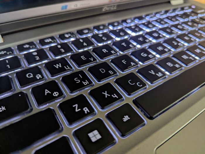 Ультрабук Dell Latitude 5430 / 14" (1920x1080) IPS / Intel Core i5-1245U (10 (12) ядер по 1.2 - 4.4 GHz) / 32 GB DDR4 / 1000 GB SSD / Intel Iris Xe Graphics / WebCam / HDMI / Windows 11 б/в - зображення 6