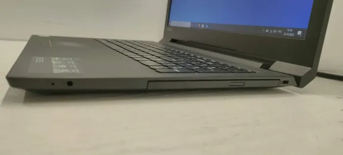 Ноутбук Lenovo V110-15ISK / 15.6" (1366x768) TN / Intel Core i3-6100U (2 (4) ядра по 2.3 GHz) / 4 GB DDR4 / 240 GB SSD / Intel HD Graphics 520 / WebCam б/в - зображення 5