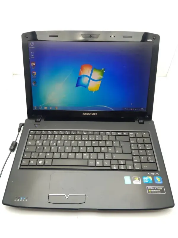 Ноутбук Acer Medion P6624 / 15.6" (1366x768) TN / Intel Core i3-370M (2 (4) ядра по 2.4 - 2.5 GHz) / 6 GB DDR3 / 500 GB HDD / nVidia GeForce GT 425M, 1 GB GDDR3, 128-bit / WebCam / АКБ не тримає б/в - зображення 2