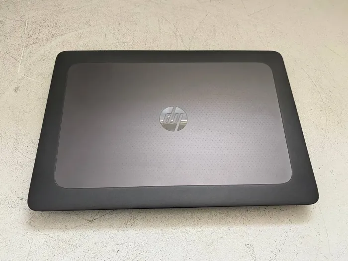 Мобільна робоча станція HP ZBook 15 G3 / 15.6" (1920x1080) IPS / Intel Xeon E3-1505M v5 (4 (8) ядра по 2.8 - 3.7 GHz) / 32 GB DDR4 / 256 GB SSD / nVidia Quadro M2000M, 4 GB GDDR5, 128-bit / WebCam / VGA б/в - зображення 5