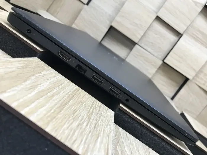 Ноутбук Б-клас Dell Inspiron 3593 / 15.6" (1366x768) TN / Intel Core i5-1035G1 (4 (8) ядра по 1.0 - 3.6 GHz) / 8 GB DDR4 / 256 GB SSD / Intel UHD Graphics / WebCam / Windows 10 лицензия б/в - зображення 5