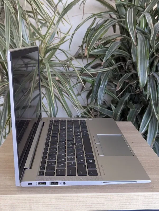 Ультрабук Б-клас HP EliteBook MT46 Mobile Thin Client / 14" (1920x1080) IPS / AMD Ryzen 3 Pro 4450U (4 (8) ядра по 2.5 - 3.7 GHz) / 16 GB DDR4 / 256 GB SSD / AMD Radeon Graphics / WebCam б/в - зображення 6