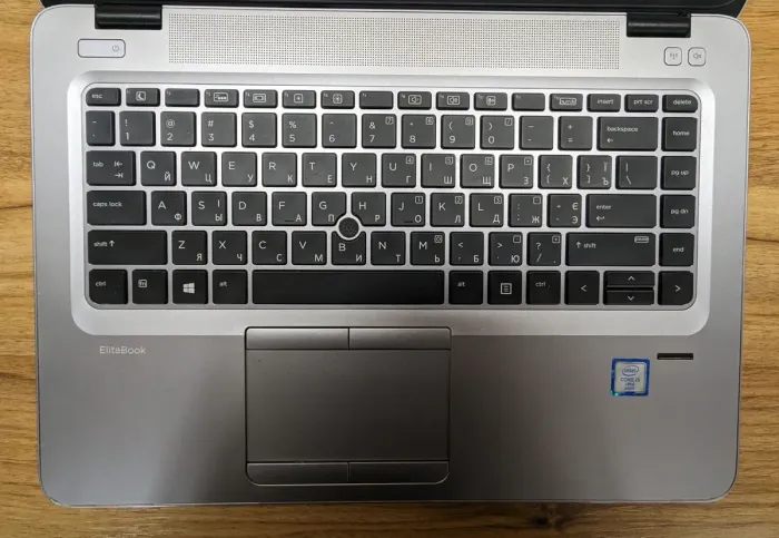 Ультрабук HP EliteBook 840 G3 / 14" (1366x768) TN / Intel Core i5-6300U (2 (4) ядра по 2.4-3 GHz) / 8 GB DDR4 / 240 GB SSD / Intel HD Graphics 520 / WebCam / Fingerprint / Win 10 б/в - зображення 3