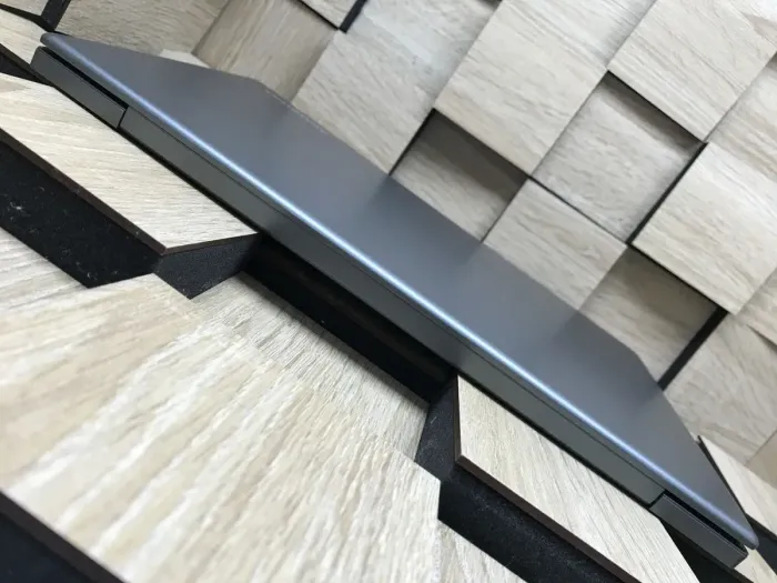 Ультрабук Gatewey GWNR 71539-BK / 15.6" (1920x1080) IPS / AMD Ryzen 7 3700U (4 (8) ядра по 2.3 - 4.0 GHz) / 16 GB DDR4 / 256 GB SSD / AMD Radeon RX Vega 10 Graphics / WebCam б/в - зображення 6