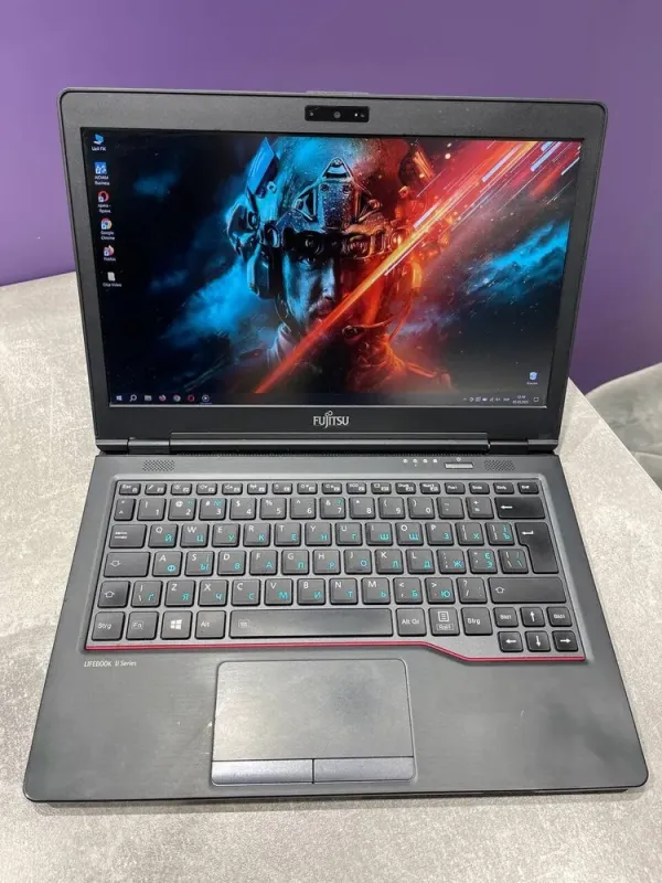 Нетбук Fujitsu LifeBook U729 / 12.5" (1920x1080) IPS / Intel Core і3-8130U (2 (4) ядра по 2.2 - 3.4 GHz) / 8 GB DDR4 / 256 GB SSD / Intel UHD Graphics 620 / WebCam б/в - зображення 2