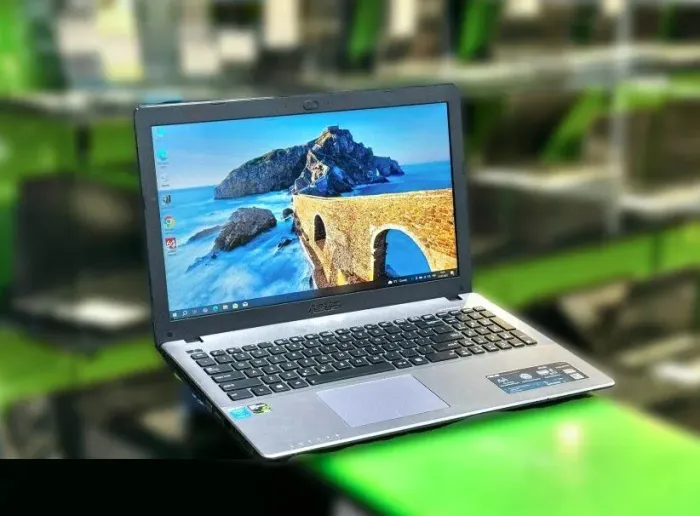 Ігровий ноутбук Б-клас Asus R510J / 15.6" (1920x1080) TN / Intel Core i7-4710HQ (4 (8) ядра по 2.5 - 3.5 GHz) / 12 GB DDR3 / 128 GB SSD + 1000 GB HDD / nVidia GeForce GTX 850M, 2 GB GDDR3, 128-bit / WebCam / Win 10 б/в - зображення 2