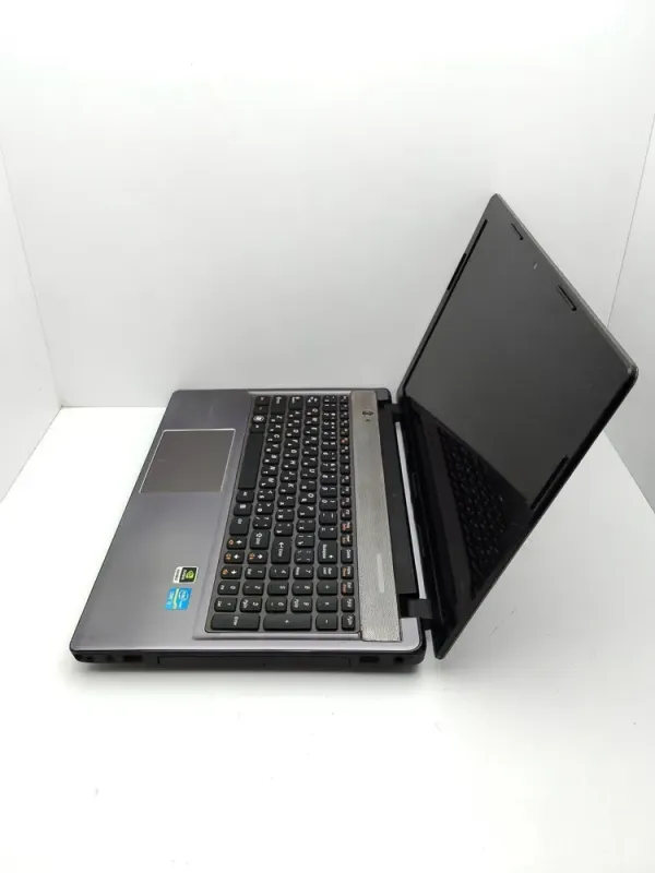 Ноутбук Lenovo Z580 / 15" (1366x768) TN / Intel Core i3-3110M (2 (4) ядра по 2.4 GHz) / 6 GB DDR3 / 640 GB HDD / nVidia GeForce GT 630, 1 GB DDR3, 128-bit / WebCam б/в - зображення 6