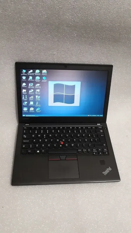 Нетбук Lenovo ThinkPad / 12.5" TN / Core i3-6006U (2(4) ядра по 2 GHz) / 8GB DDR4 / 128GB SSD / HD Graphics 520 / WebCam б/в - зображення 2