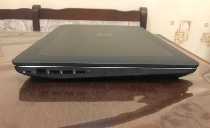 Робоча станція Б-клас HP ZBook 17 G3 / 17.3" (1920x1080) TN / Intel Core i7-6700HQ (4 (8) ядра по 2.6 - 3.5 GHz) / 16 GB DDR4 / 256 GB SSD / nVidia Quadro M1000M, 2 GB GDDR5, 128-bit / WebCam б/в - зображення 6