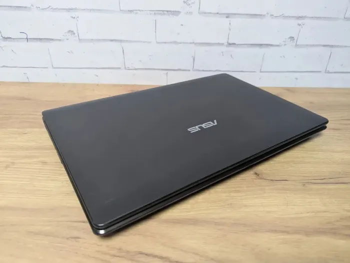 Ноутбук Б-клас Asus K73S / 17.3" (1920x1080) TN / Intel Core i3-2350M (2 (4) ядра по 2.3 GHz) / 8 GB DDR3 / 128 GB SSD + 750 GB HDD / nVidia GeForce GT 610M, 1 GB GDDR3, 64-bit / WebCam б/в - зображення 8