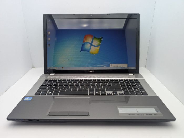 Ноутбук Acer Aspire V3-771 / 17.3" (1600x900) TN / Intel Core i3-2328M (2 (4) ядра по 2.2 GHz) / 6 GB DDR3 / 1000 GB HDD / Intel HD Graphics 3000 / WebCam / DVD-ROM б/в - зображення 2