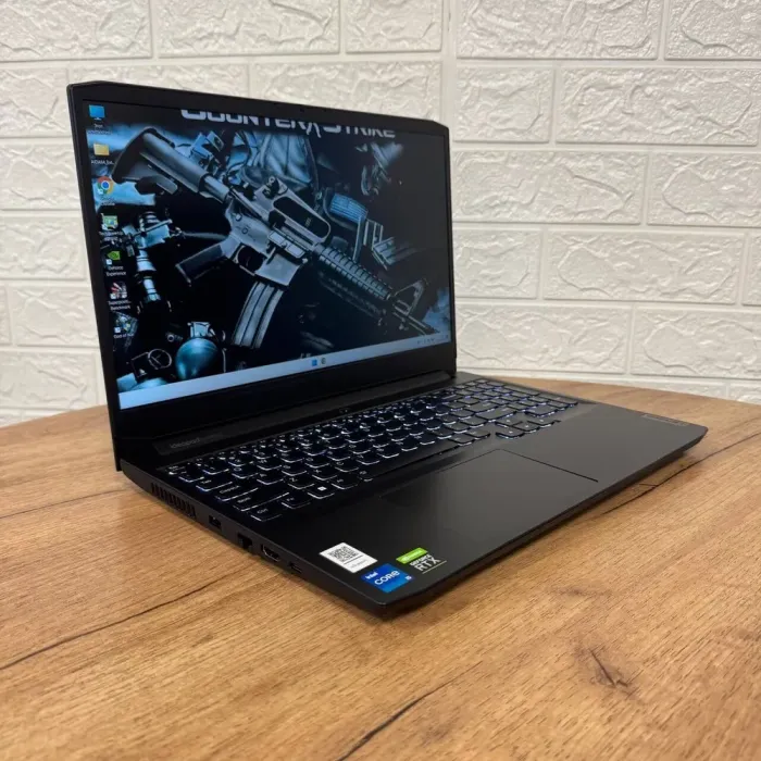 Ігровий ноутбук Б-клас Lenovo IdeaPad Gaming 3 15IHU6 / 15.6" (1920x1080) IPS / Intel Core i5-11300H (4 (8) ядра по 2.6 - 4.4 GHz) / 8 GB DDR4 / 256 GB SSD / nVidia GeForce RTX 3050, 4 GB GDDR6, 128-bit / WebCam б/в - зображення 4