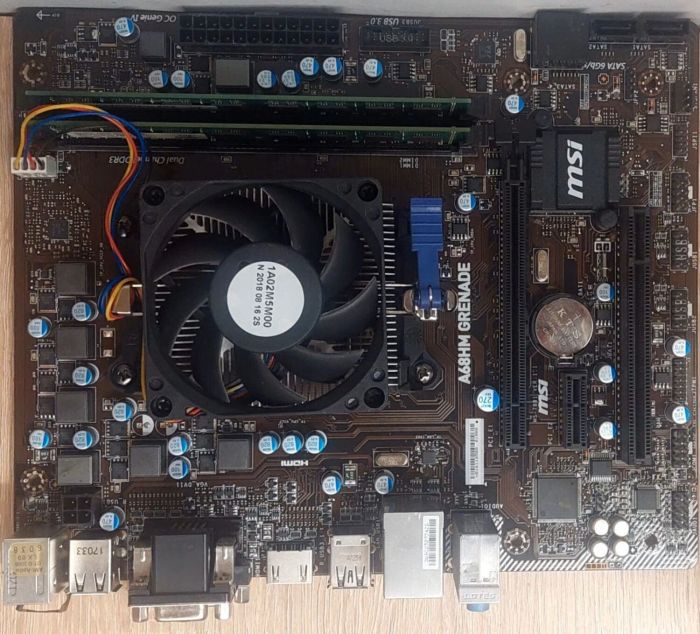 Комплект: Материнська плата MSI A68HM Grenade / FM2+ / AMD A8-7600 (4 ядра по 3.1 - 3.8 GHz) / 16 GB DDR3 / AMD Radeon R7 Graphics б/в - зображення 7