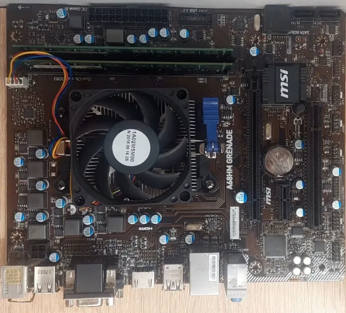 Комплект: Материнська плата MSI A68HM Grenade / FM2+ / AMD A8-7600 (4 ядра по 3.1 - 3.8 GHz) / 16 GB DDR3 / AMD Radeon R7 Graphics б/в - зображення 7