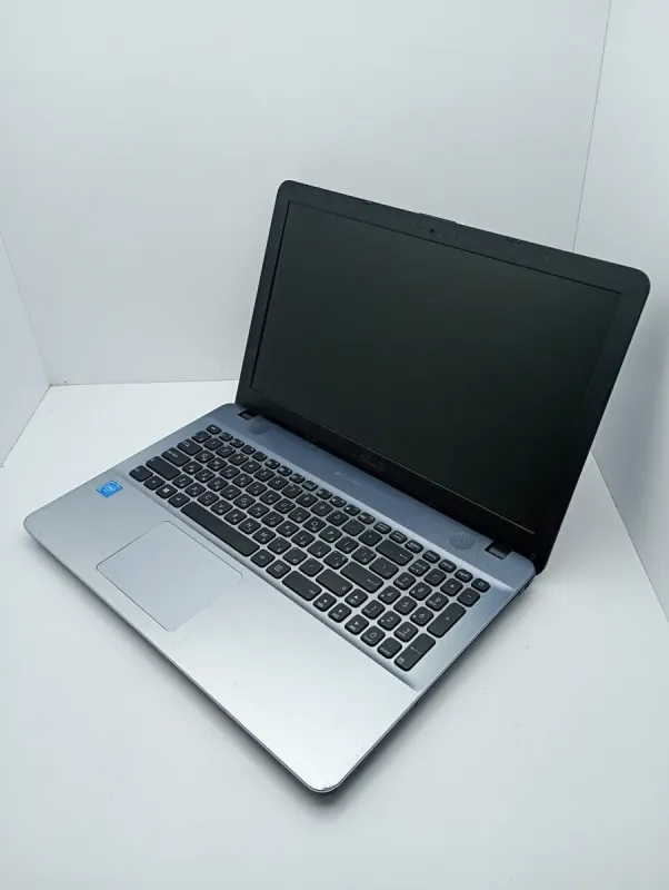 Ноутбук Asus X541 / 15.6" (1366x768) TN / Intel Pentium N4200 (4 ядра по 1.1 - 2.5 GHz) / 4 GB DDR3 / 120 GB SSD / Intel HD Graphics / WebCam б/в - зображення 6