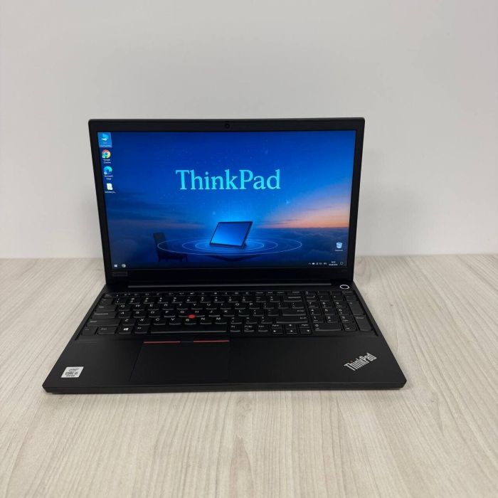 Ноутбук Lenovo ThinkPad E15 / 15.6" (1920x1080) IPS / Intel Core i5-10210U (4 (8) ядра по 1.6 - 4.2 GHz) / 8 GB DDR4 / 256 GB SSD NVMe / Intel UHD Graphics / WebCam б/в - зображення 2
