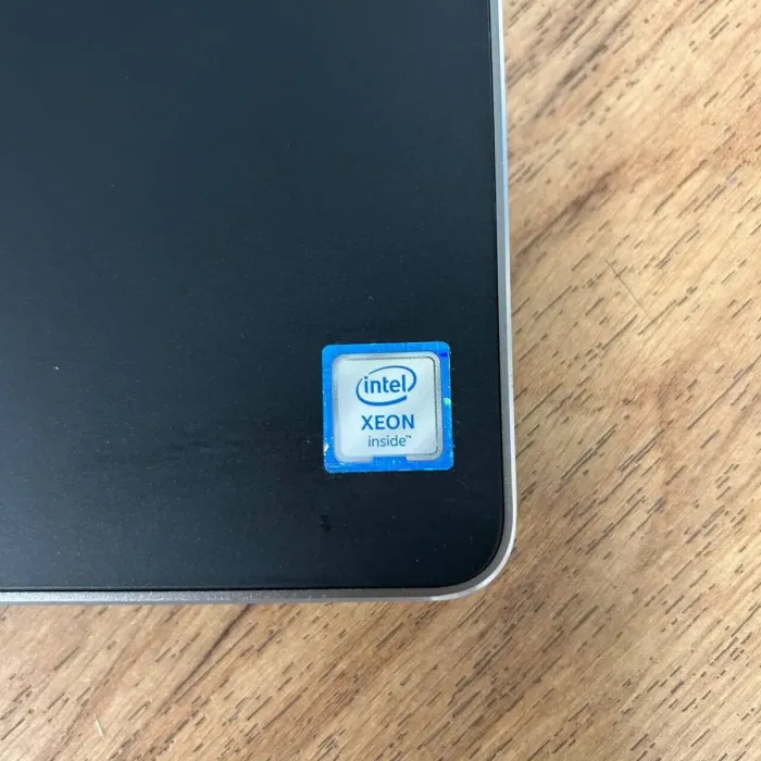 Мобільна робоча станція Б-клас Dell Precision 7720 / 17.3" (1920x1080) IPS / Intel Xeon E3-1505M v6 (4 (8) ядра по 3.0 - 4.0 GHz) / 32 GB DDR4 / 256 GB SSD / AMD Radeon Pro WX 4130, 2 GB GDDR5, 128-bit б/в - зображення 8